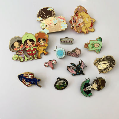 comprare Spilla da bavero personalizzata in smalto duro con tema animale e design unico online manufacture