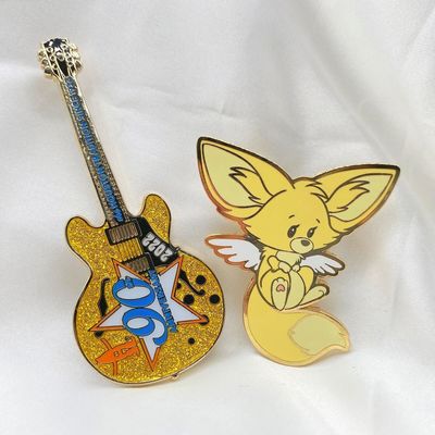 comprare Pini di lapel personalizzati per l'identificazione dell'identità con artigianato di smalto duro e design personalizzato online manufacture