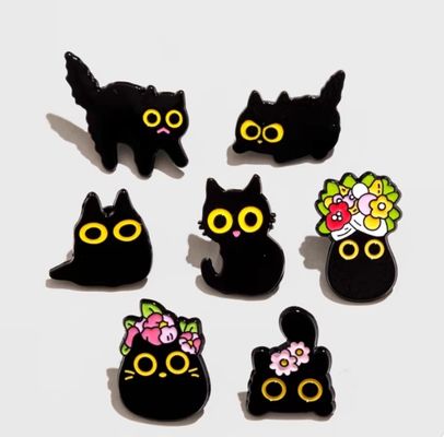 comprare Metalli di alta qualità di colata artigianato rosso oro placcaggio badge pin metallo duro pin di smalto personalizzato online manufacture