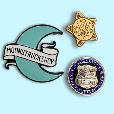 comprare Disegno animato a tema angelo personalizzato Soft Enamel Lapel Pin per oggetti da collezione online manufacture