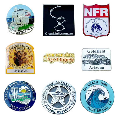 Pini di lapel personalizzati La soluzione ideale per le esigenze di branding aziendale