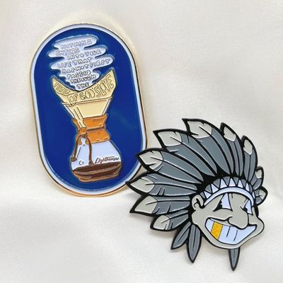 badge di pin di smalto su misura pin di calcio metallo badge di lapel badge di pin di smalto