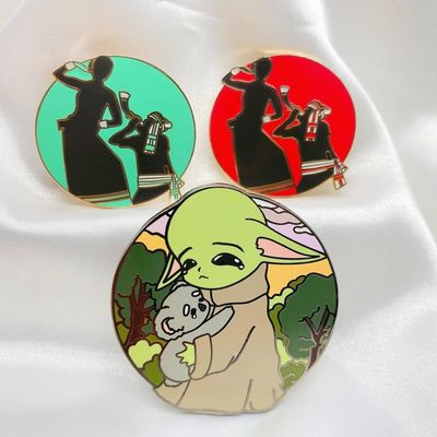 Pini di lapel personalizzati e competitivi per il marchio aziendale