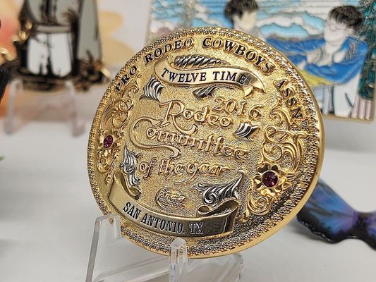 Un buon prezzo. Fascia di cintura personalizzata con materiale in lega di zinco e logo personalizzato in dimensioni da 3,5 pollici per uno stile personalizzato in linea