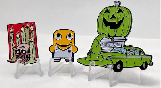 Un buon prezzo. 1.5 pollici Soft Enamel Lapel Pin Custom Zinc Alloy Badge per il branding e l'identità in linea