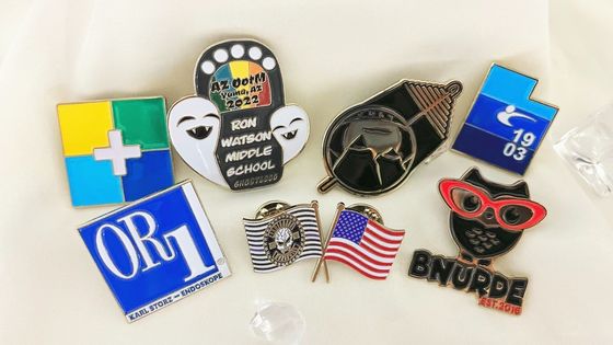 1.5mm - 2mm Pini di lapel personalizzati Placcatura in oro Pini di spinner morbidi e duri per divertimenti
