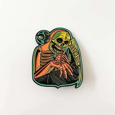 Spilla personalizzata di alta qualità Pin Factory, design personalizzato in metallo smaltato morbido/duro, spilla da bavero dotata di chiusura a farfalla