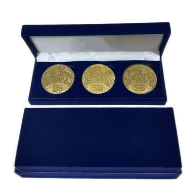 Un buon prezzo. Custom Velvet Jewelry Gift Box for Rings Necklaces in linea