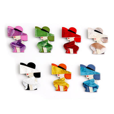 Un buon prezzo. Pini acrilici di cartone animato personalizzati     Logo e nome stampati, clip per capelli o distintivo magnetico per decorazioni eleganti in linea