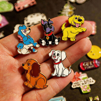 Adesivo per il telefono in metallo personalizzato per donne ️ Stile brooch con adesivo 3M ️ EAU, Arabia Saudita, Kuwait, Oman, Bahrain